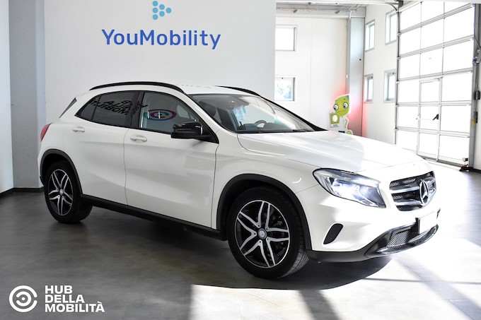 MERCEDES-BENZ GLA 200 d Automatic 4Matic Sport